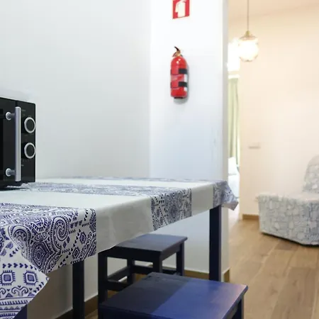Uva - Cosy Historic City Center Apartment