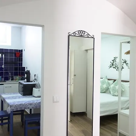 Uva - Cosy Historic City Center Apartment Lagos